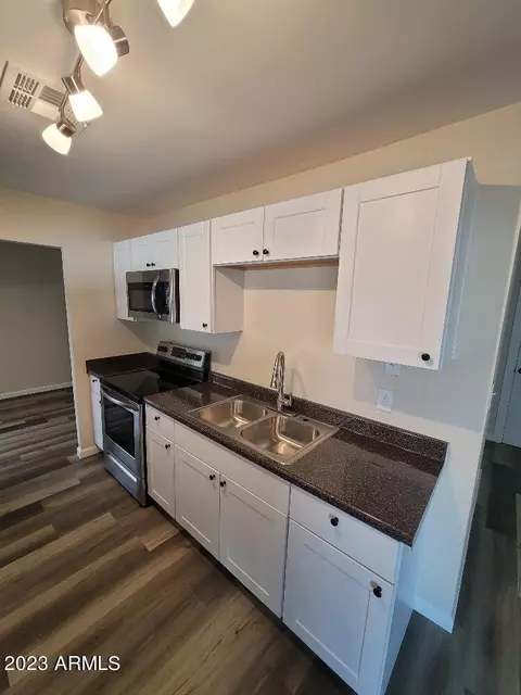 8113 W Weldon Ave, Phoenix, AZ 85033 photo 3