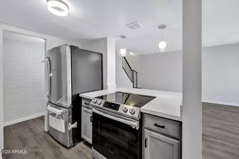 4608 E Broadway Rd, Phoenix, AZ 85040