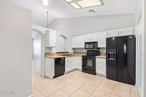12 N Colonial Dr, Gilbert, AZ 85234 photo 3
