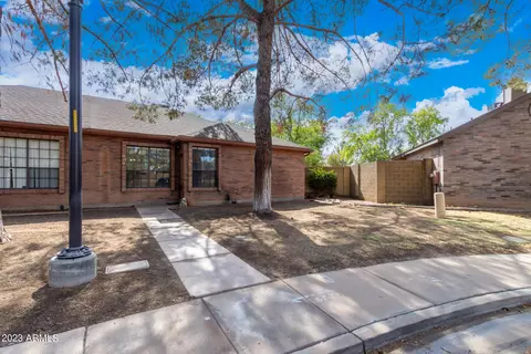 12 N Colonial Dr, Gilbert, AZ 85234