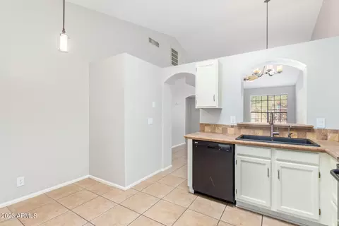 12 N Colonial Dr, Gilbert, AZ 85234 photo 9