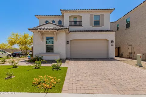 3519 E Crest Ln, Phoenix, AZ 85050