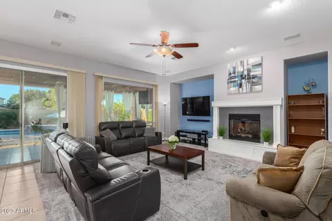 1376 E Ibis St, Gilbert, AZ 85297 photo 2
