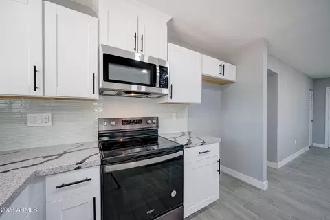 11060 W Canterbury Dr, Sun City, AZ 85351
