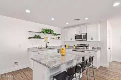 4007 S 24th Pl, Phoenix, AZ 85040 photo 5