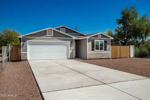 4007 S 24th Pl, Phoenix, AZ 85040 photo 2