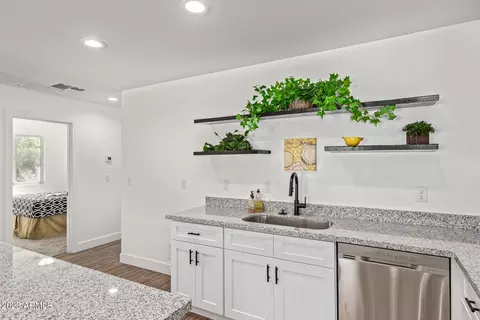 4007 S 24th Pl, Phoenix, AZ 85040 photo 7