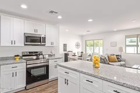 4007 S 24th Pl, Phoenix, AZ 85040 photo 6