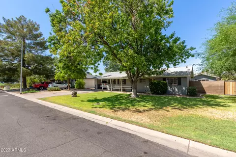 714 E Solana Dr, Tempe, AZ 85281 photo 2