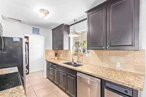 714 E Solana Dr, Tempe, AZ 85281 photo 23