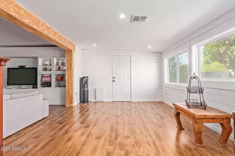 714 E Solana Dr, Tempe, AZ 85281 photo 5