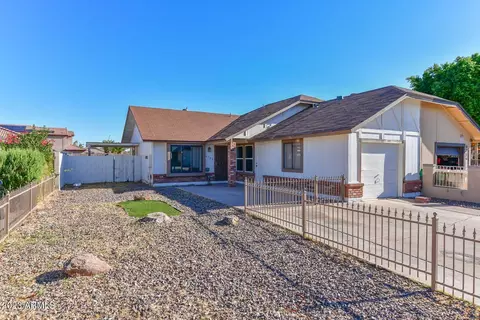 6760 W Solano Dr N, Glendale, AZ 85303