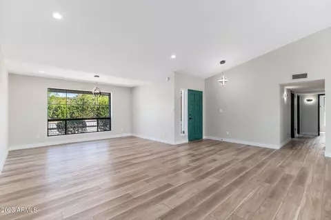 1137 E Hearn Rd, Phoenix, AZ 85022 photo 4