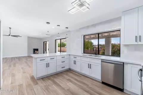 1137 E Hearn Rd, Phoenix, AZ 85022 photo 9