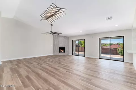 1137 E Hearn Rd, Phoenix, AZ 85022 photo 2