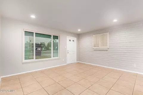 1229 E Mission Ln, Phoenix, AZ 85020 photo 3