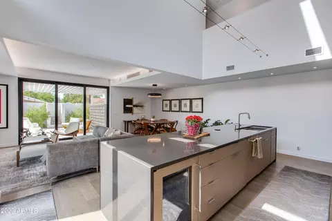 1337 E Pomelo Grove Ln, Phoenix, AZ 85014 photo 2