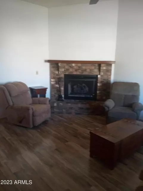 779 E Osage Ave, Apache Junction, AZ 85119 photo 6