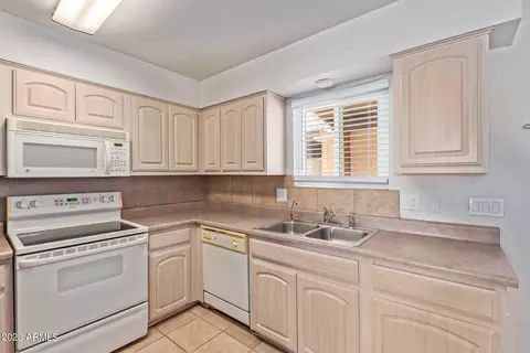 4505 N 26th Dr, Phoenix, AZ 85017 photo 9