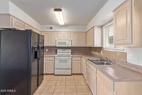 4505 N 26th Dr, Phoenix, AZ 85017 photo 8