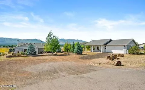 8410 Stardust Trl, Flagstaff, AZ 86004