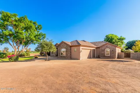 14435 W Cochise Dr, Waddell, AZ 85355