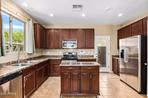 3814 E Trigger Way, Gilbert, AZ 85297 photo 6