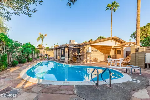 2018 W Newcastle Cir, Phoenix, AZ 85021