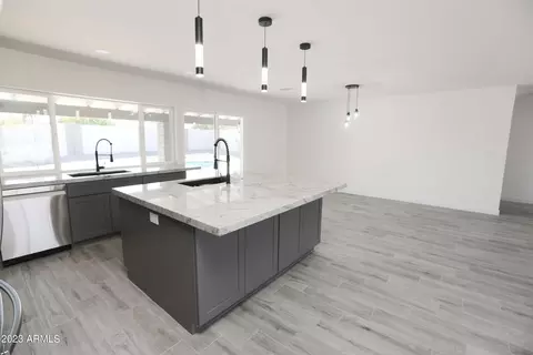 2625 E Becker Ln, Phoenix, AZ 85028 photo 8