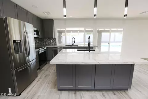 2625 E Becker Ln, Phoenix, AZ 85028 photo 9