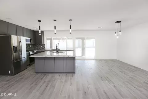 2625 E Becker Ln, Phoenix, AZ 85028 photo 7