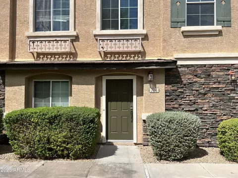 724 N Laguna Dr, Gilbert, AZ 85233