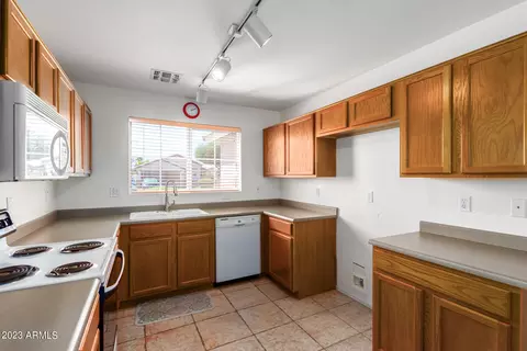 3557 S Buckaroo Trl, Gilbert, AZ 85297 photo 8
