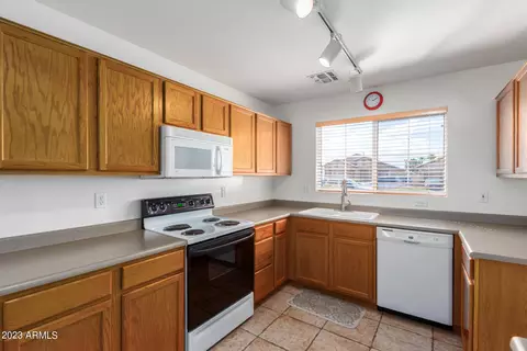 3557 S Buckaroo Trl, Gilbert, AZ 85297 photo 9