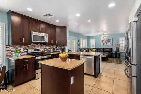 2417 W Cordia Ln, Phoenix, AZ 85085 photo 11