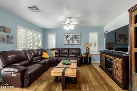 2417 W Cordia Ln, Phoenix, AZ 85085 photo 7