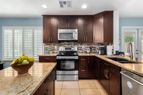 2417 W Cordia Ln, Phoenix, AZ 85085 photo 12