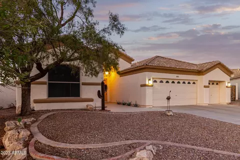 10604 W Deanna Dr, Peoria, AZ 85382