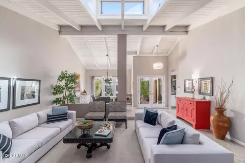 738 E Tuckey Ln, Phoenix, AZ 85014