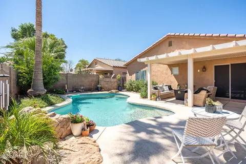 795 E Horizon Heights Dr, San Tan Valley, AZ 85143