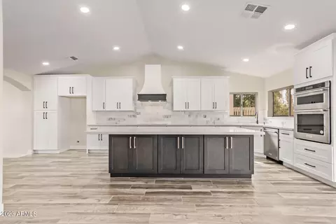 2235 E Granite View Dr, Phoenix, AZ 85048 photo 2