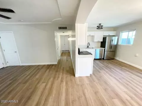 4154 W Earll Dr, Phoenix, AZ 85019 photo 2
