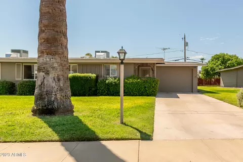 10927 W Windsor Dr, Sun City, AZ 85351