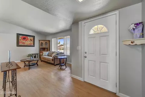 102 E Helena Dr, Phoenix, AZ 85022 photo 8