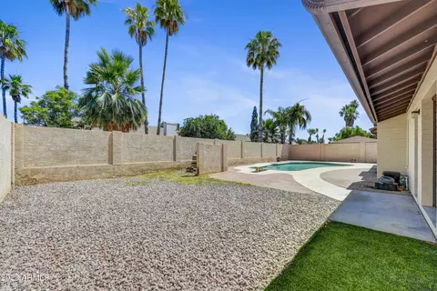 102 E Helena Dr, Phoenix, AZ 85022 photo 16