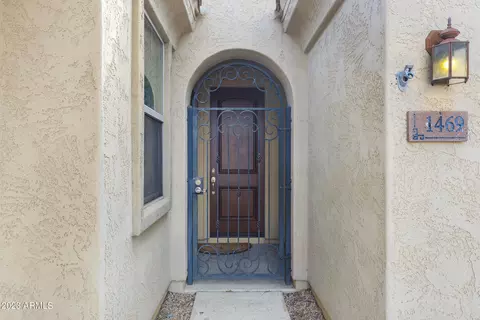 1469 S Buckaroo Trl, Gilbert, AZ 85296 photo 4