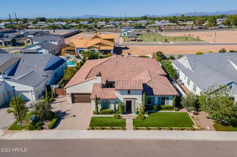 2742 E Wyatt Way, Gilbert, AZ 85297 photo 2