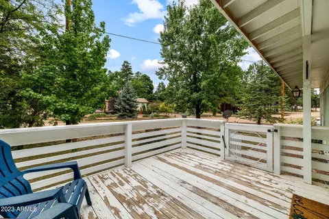2030 Wilderness Dr, Overgaard, AZ 85933 photo 4