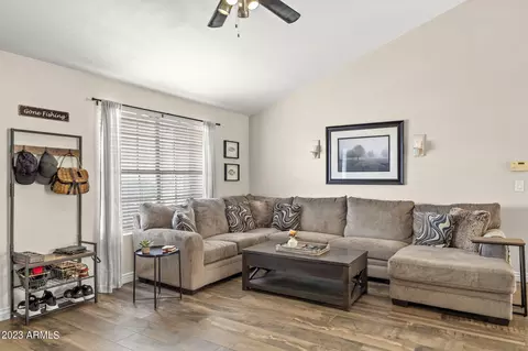 1331 E Wickieup Ln, Phoenix, AZ 85024 photo 4