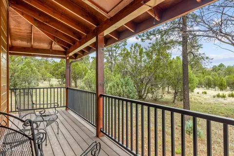 2751 Challenger Dr, Overgaard, AZ 85933 photo 9